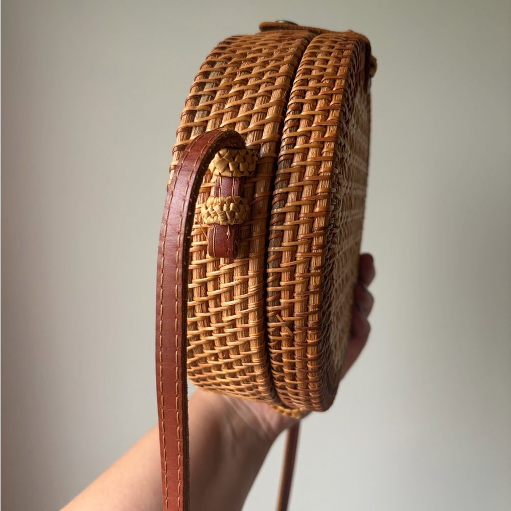 Round Rattan Cane Purse - Picture 3 of 7